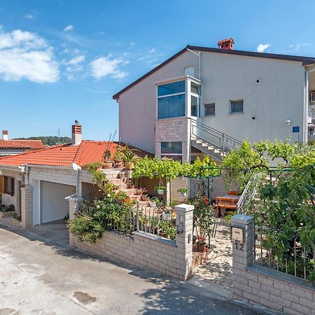 Studio Apartment Oliva Пула Экстерьер фото